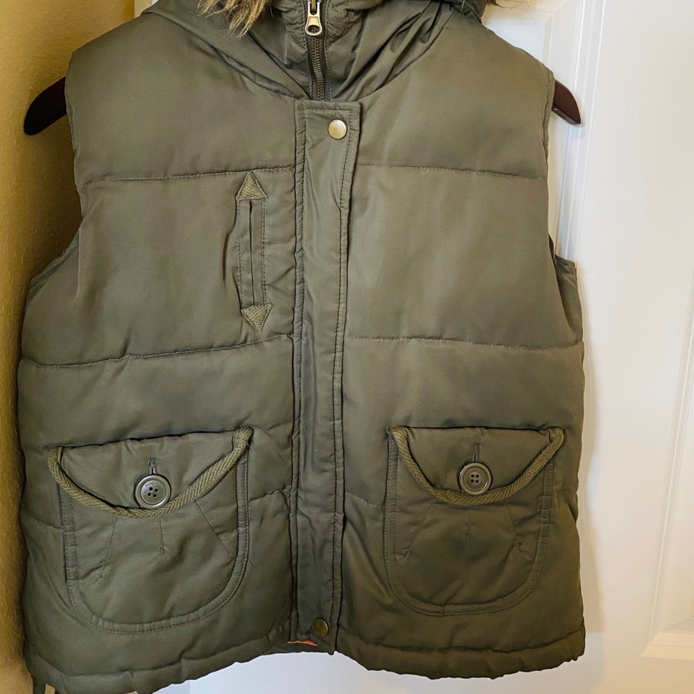 Green puffer hooded vest - Picture 2 of 4